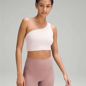 Lululemon Align Asymmetrical Bra *Light
Support, C/D Cup
Flush Pink SIZE 6.